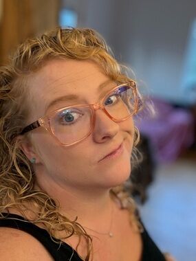 Meet your Posher, Amber